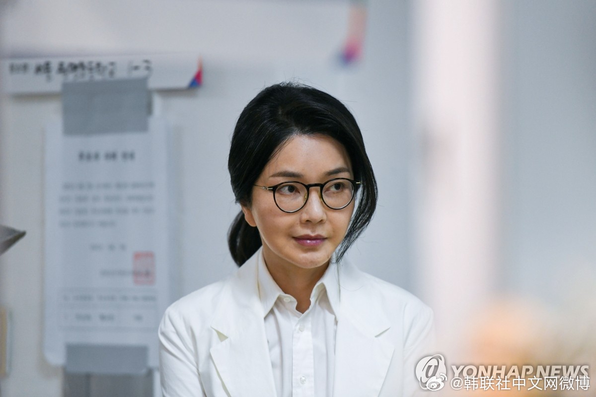 金建希教师证被注销是真的吗金建希教师证被注销是真的吗？揭秘背后的真相